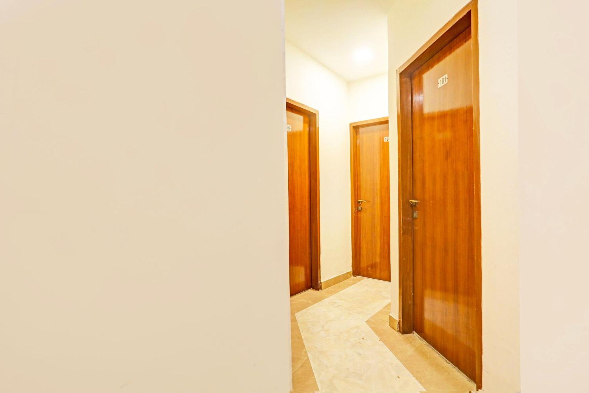 Super Hotel O Sector 45 Formerly Manyavar จัณฑีครห์ ภายนอก รูปภาพ