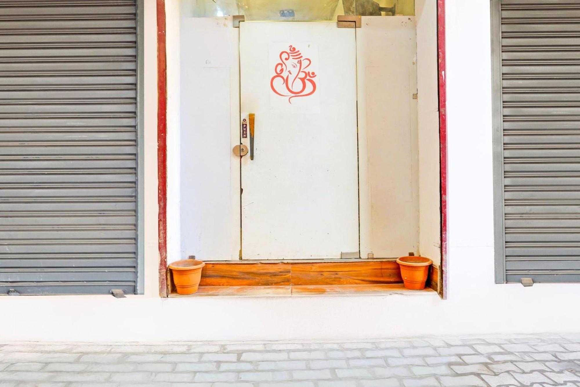 Super Hotel O Sector 45 Formerly Manyavar จัณฑีครห์ ภายนอก รูปภาพ
